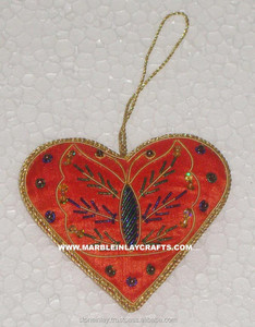 Regalos Navideños Colgantes con Bordado Indio - Product Image 1