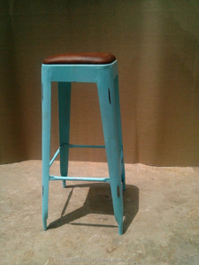 Tabourets de bar modernes vintage en métal avec siège en cuir rembourré Mobilier de salon et de maison - Product Image 2