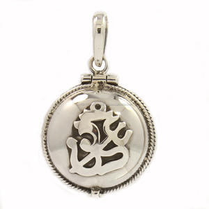 Indiansilverjewellery925 OM - Dije Religioso con Amuleto, Plata de Ley 925 Lisa para Unisex, Hindúismo - Product Image 1