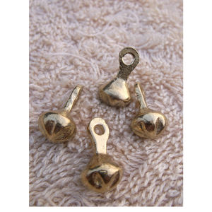Bouton boule en laiton antique, crochet arrière, style médiéval - Product Image 1