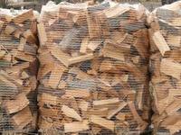 Bois de chauffage de haute qualité séché au four, comprend des grumes de chêne, de hêtre, de frêne, d'épicéa et de bouleau