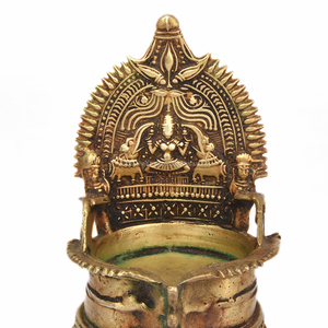 ตะเกียงน้ำมันทองเหลืองโบราณทำมือแบบดั้งเดิม ลักษมี ดียา สำหรับบูชาในวัด ของตกแต่ง ของขวัญ รุ่น BOL-120 - Product Image 2