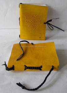 Venta al por mayor hecho a mano Vintage en relieve Dec Ledge papel diario de cuero con cierre de rosca cuadernos - Product Image 4