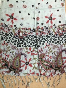 100% Viscose fleur imprimé frangé châle écharpe longue carrée Design de mode pour la saison d'automne écharpes tricotées - Product Image 3