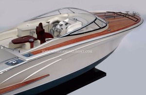 Bateau de vitesse en bois rivama, modèle platine, livraison rapide - Product Image 2
