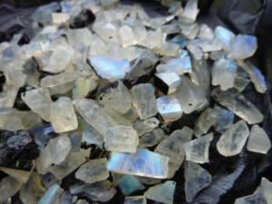 หินมูนสโตนสีรุ้งธรรมชาติอัญมณีหลวมสีขาวไม่เจียระไน - Product Image 2