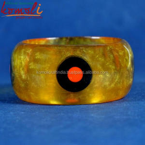 Bracelets en résine personnalisés, bijoux larges en vogue, faits à la main - Product Image 2