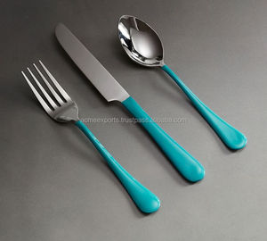 Juego de cubiertos de acero inoxidable de cuchillo y tenedor de tres cucharas con mango colorido liso esmaltado para uso doméstico de boda - Product Image 1