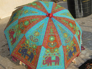 Grossiste et fabricant de parapluies indiens uniques faits à la main avec broderie, protection hippie contre les rayons, au meilleur prix - Product Image 4