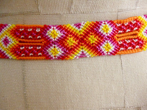 Cinturón Mexicano de Macramé en Colores Neón Atardecer, Cinturón Mexicano Vintage Hecho a Mano, Cinturón Boho Chic, El Arte del Hecho a Mano - Product Image 2