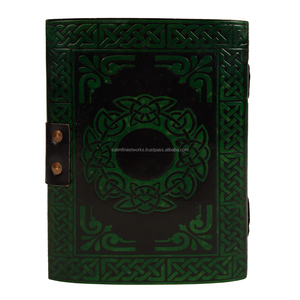 Verde oscuro con negro hecho a mano 100% diario de cuero genuino diseño de pavo real en relieve en libro de notas Tapa dura con cerradura de Metal - Product Image 4