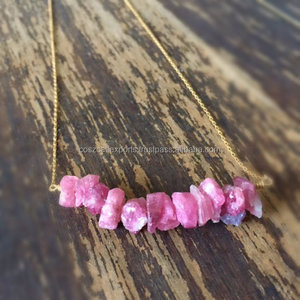Venta al por mayor de Chips de Rubí, diseños de collar de piedra, joyería de moda Unisex hecha de Plata de Ley 925 para regalo o boda - Product Image 3