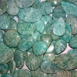 อัญมณีทรงหลวมอัญมณีหลวมสีเขียวบำบัดทำด้วยมือมีเอกลักษณ์100% ฐานแบนธรรมชาติ - Product Image 1