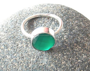 Plata de Ley 925, ónix verde, Natural piedra preciosa, forma redonda, joyería hecha a mano, anillo bohemio de piedra natal para boda - Product Image 1
