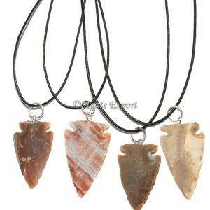 Collier personnalisé fait à la main avec pointes de flèches en agate plaquées or pierre naturelle pour les fêtes - Product Image 1
