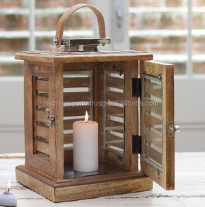 Lanterne en bois rustique avec design à persiennes et bougeoir Décoration de maison charmante pour une ambiance chaleureuse - Product Image 1