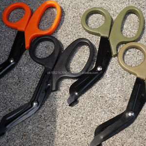 ที่มีคุณภาพสูงสแตนเลสตัดขอบที่มีด้ามจับพลาสติกสีดำเคลือบใบมีดบาดเจ็บยูทิลิตี้ผ้าพันแผลกรรไกร - Product Image 5