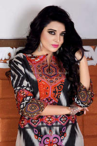 Robe en tissu numérique à imprimé floral ethnique Sexy Beach Style crêpe au genou Taille naturelle avec des fleurs pour les fêtes - Product Image 3