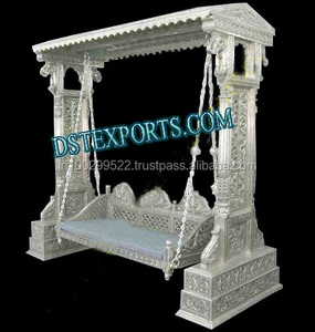 Balançoire en bois de teck en forme de paon, balançoire traditionnelle en métal en forme de cygne, sculptée à la main, pour événements de mariage - Product Image 4