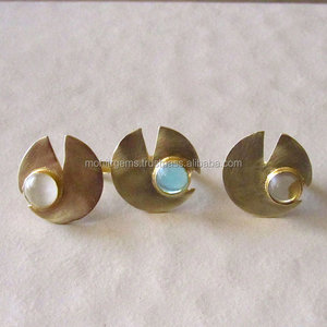 แหวนค๊อกเทลสไตล์คลาสสิกตัวหนาพร้อมพลอยสีตัด CAB แบบเรียบๆอุปกรณ์เสริมที่ทันสมัย - Product Image 1