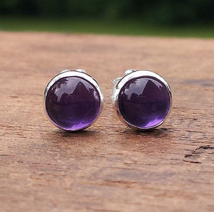 Pendiente de piedras preciosas de amatista pura Natural chapado en oro, Piercing de poste, hermosos diseños para bodas, aniversarios, ajuste de bisel - Product Image 2