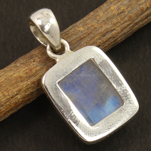 Colgante Solitario Azul con Engaste de Bisel, Diseño Neogótico y Arte Tribal, Chapado en Oro, Plata de Ley 925, Piedra Lunar Arcoíris Cuadrada - Product Image 2