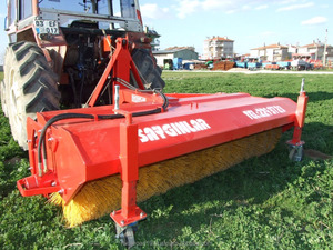 Balayeuse routière montée sur tracteur à godet rouge de haute qualité, nouvelle machine à balai avec pompe, équipement agricole à vendre - Product Image 6