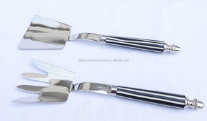 Ensemble de service en acier inoxydable plaqué argent avec poignée en résine noire avec doublure blanche - Product Image 2