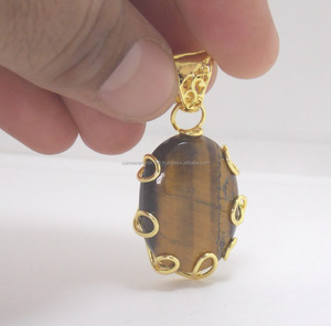 จี้พลอยตาเสือธรรมชาติทรงรีลวดชุบทองประดับเพชรที่สวยงาม - Product Image 2