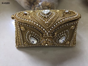 H4101 Sacs de soirée pour dames, or et argent, faits à la main, pochette en métal, fourre-tout perlé, sac à main à motifs, achats en ligne en Inde - Product Image 3