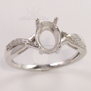 Anillo Unisex de Plata de Ley 925 con Circonita Cúbica, Elegante y Moderno, con Piedra Central Ovalada de 7x9 mm, Sin Engaste, para Bodas y Fiestas, Todas las Tallas - Product Image 1
