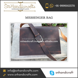 Sac messager en cuir marron tendance pour homme, idéal pour les achats en gros par des concessionnaires renommés - Product Image 1