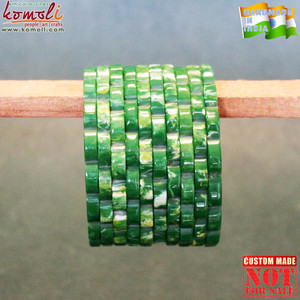 Bijoux en bakélite vintage avec fleur de marguerite rouge sculptée, vente en gros - Product Image 5