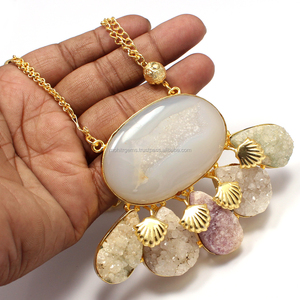 Collier en alliage plaqué or 22 carats avec fenêtre Sucre Druzy Chaîne perlée Agate pour cadeau de fête de mariage Style classique - Product Image 4