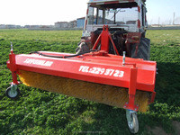 Balayeuse routière montée sur tracteur Sayginlar rouge, neuve, avec balai latéral en plastique, capacité de 205 cm, seau efficace, CE ISO, résistante à l'eau
