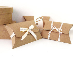 Boîte d'oreiller en papier kraft personnalisé, avec embellissements de ruban, logo imprimé, 5 pièces - Product Image 1