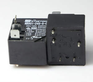 รีเลย์ไฟฟ้าแม่เหล็กไฟฟ้าขนาดเล็ก 24V แบบ PCB - Product Image 1