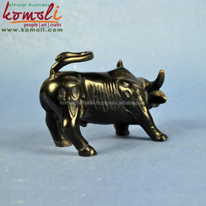 Estatua de toro de Wall Street marrón antiguo escultura de escritorio hecha a mano, figurita decorativa, decoración única para el hogar y la Oficina coleccionable - Product Image 4
