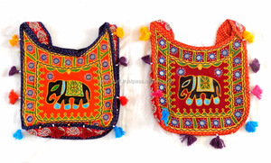 Vente en gros de grand sac fourre-tout brodé éléphant style Kutch pour femmes sac à main indien Boho Tribal sac à bandoulière long sac à bandoulière - Product Image 4