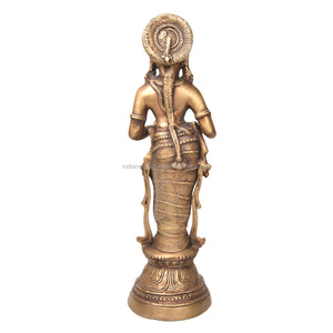 Lampada a Olio Tradizionale in Ottone Dorato con Figura Femminile che Regge una Paavai Vilakku, Articolo per Puja Diwali, Decorazione per Casa e Tempio BOL-133 - Product Image 5