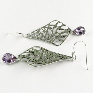 Beauté intemporelle ! Boucles d'oreilles Jali Drop en améthyste violette, argent sterling 925, bijoux Shri Ashapura, style bohème, Christian Third Party - Product Image 5