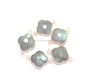 พลอยลาบราดอไรต์ธรรมชาติพร้อมขั้วต่อฝาปิดสองใบรูปใบโคลเวอร์ดีไซน์แบบแฮนด์เมดชุบทอง - Product Image 4