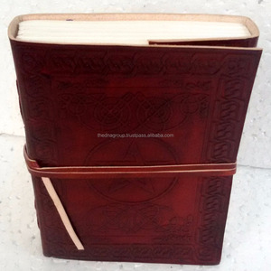 Cahier de notes à couverture rigide A5 fait à la main Designer couverture en cuir véritable étoile en relief Design Business Planner Strap Closure School - Product Image 1