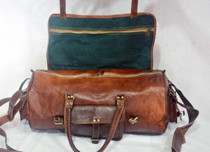 Sac de sport en cuir vintage fabriqué à la main de qualité luxueuse avec plusieurs compartiments disponibles au prix de gros de l'Inde - Product Image 2