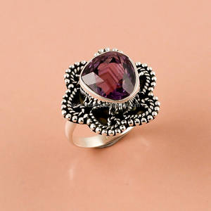 แหวนพลอยอเมทิสต์ธรรมชาติทำด้วยมือสีเงิน925อัญมณีสำหรับงานแต่งงานแบบคลาสสิกขายส่งตามต้องการจากผู้ผลิต - Product Image 1