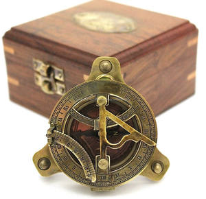 Brújula de reloj de sol antiguo náutico-Brújula de reloj de sol de latón con caja de madera de Calvin artesanía - Product Image 1