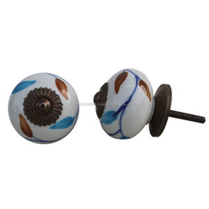 Boutons floraux pastel multicolores Boutons de porte de meubles en céramique de l'Inde CK-109 - Product Image 1