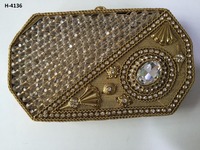 Pochette de Soirée Élégante H4131 pour Femme – Sacs à Main Tendance Or et Argent avec Chaîne Perlée et Fermeture Éclair Métallique Décorative