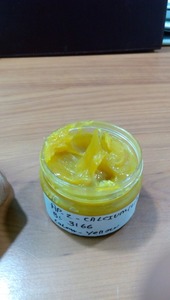 Grasa de Calcio Amarilla para Lubricación Automotriz ROYAL NLGI 2/3 con Aceite Base NLGI 3 - Product Image 2