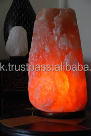 Lámpara de sal natural del Himalaya 2-3 kg estilo Feng Shui tallada a mano para decoración del hogar - Product Image 3